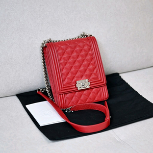 샤넬 보이 플랩백