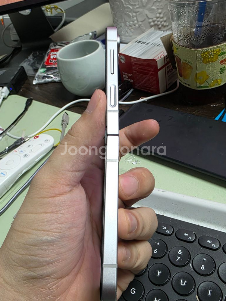 (5573)갤럭시z플립6 256gb 깨끗한기기 판매--1