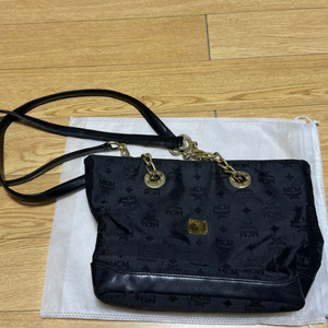 MCM 블랙 숄더백
