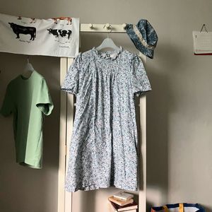 플라스틱아일랜드 플라워 프릴 핀턱 원피스 (m)