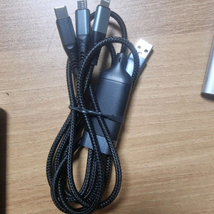 3케이블 고속충전기