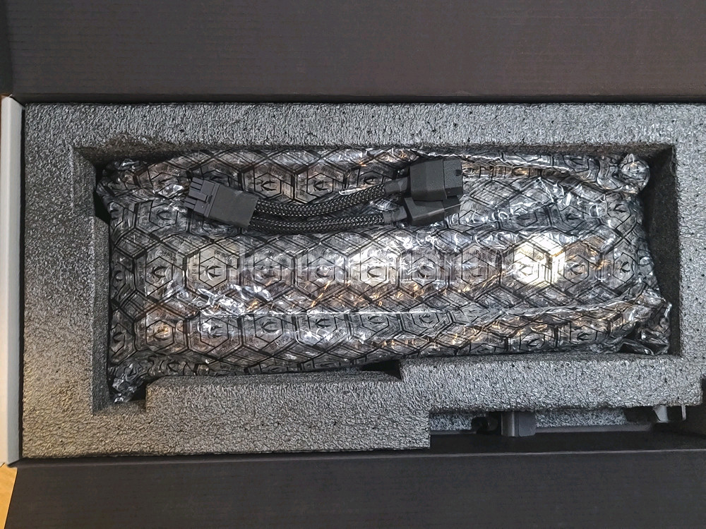 rtx 5070 조택 팝니다.--4
