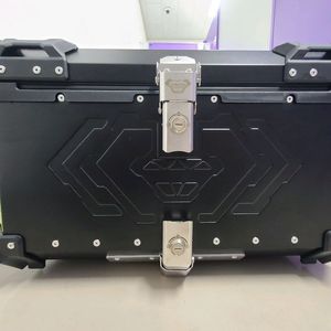새상품급 블랙탑박스 85L 팝니다.