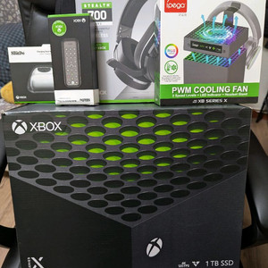 XBOX Series X 풀셋(다수 주변기기 포함)