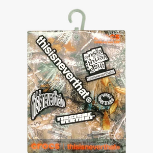 크록스 x 디스이즈네버댓 지비츠