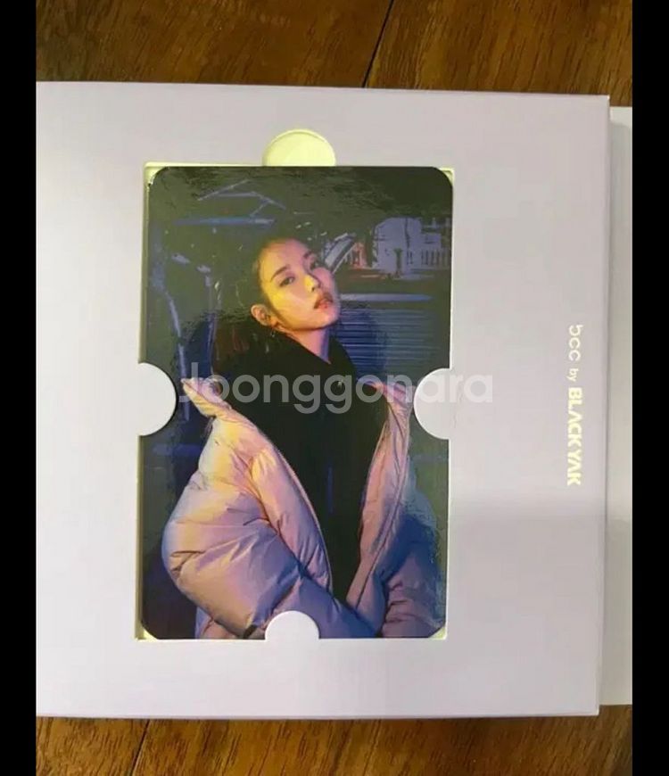 아이유 블랙야크 포카,포토북--1