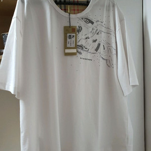 무택.새상품.버버리 반팔 티셔츠 (L~XL 사이즈)