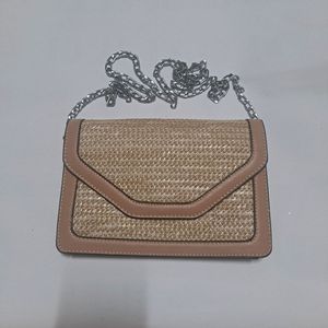 체인 투톤 가죽 크로스백