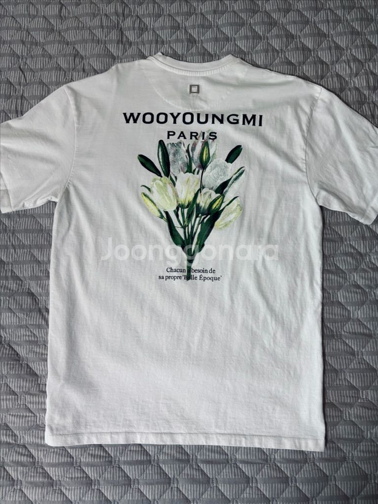 우영미 플라워 프린트 백로고 티셔츠 (WHITE)--1