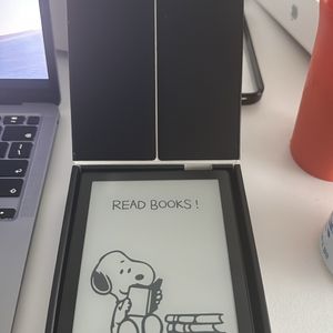 onix BOOX Poke 4 E-ink 태블릿입니다