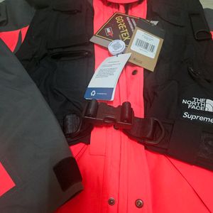 [S] 슈프림 노스페이스 RTG 레드 바람막이 팝니다