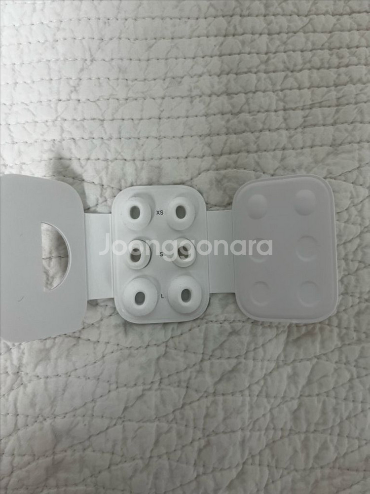 에어팟프로2 본체 + 고무이어팁--3