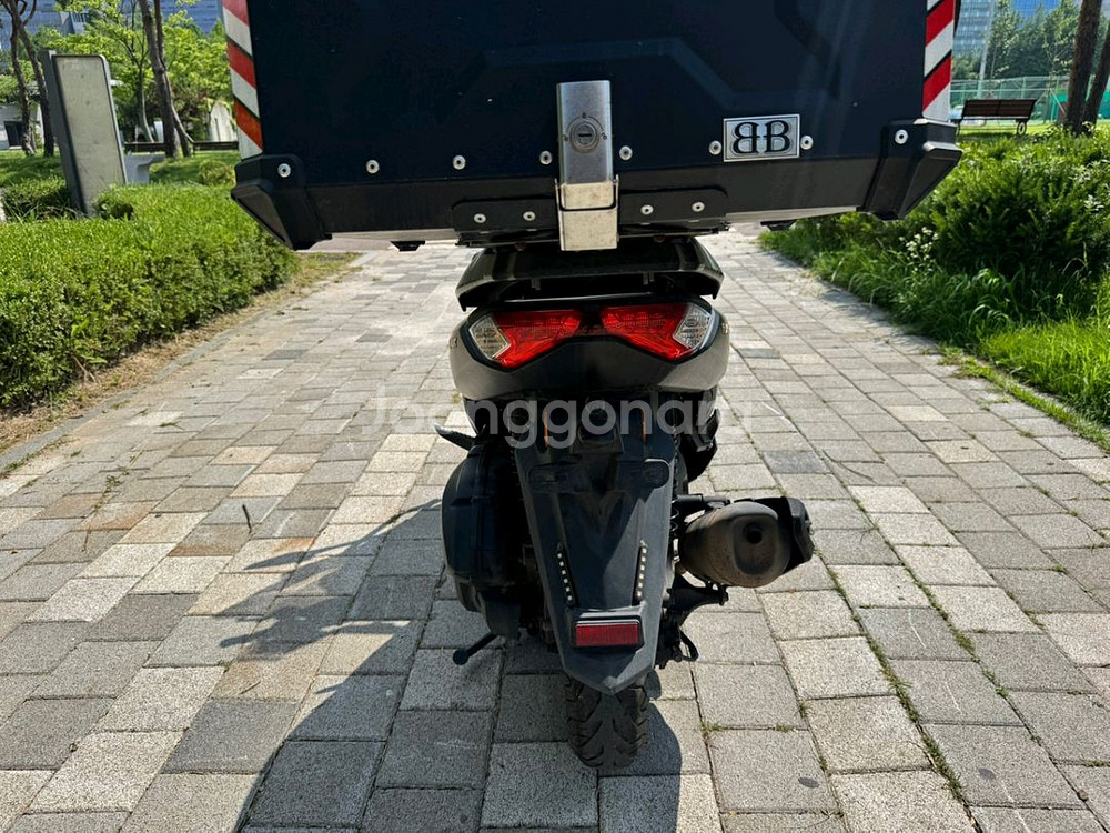 야마하 엔맥스125 22년 풀옵션 짧은키로수 판매합니다--5