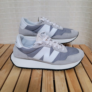 뉴발란스 327 운동화 270