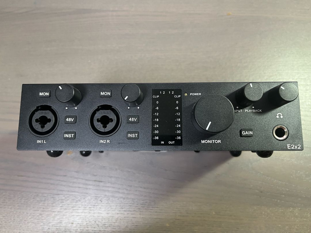 토핑 오디오인터페이스 E2X2--1