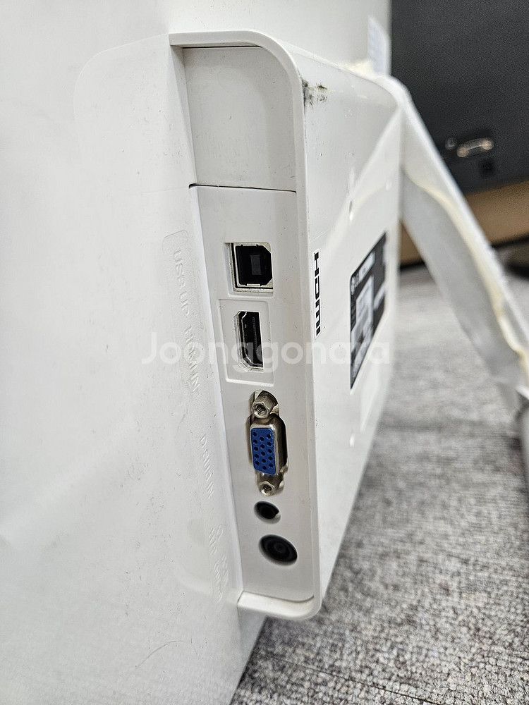 LG 23인치 터치스크린 23ET63 팝니다--2