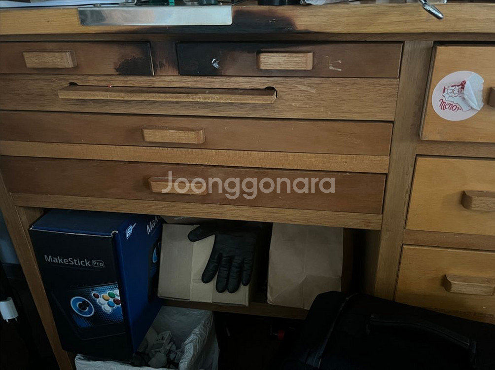 세공책상 팝니다 수납장 일체형--0