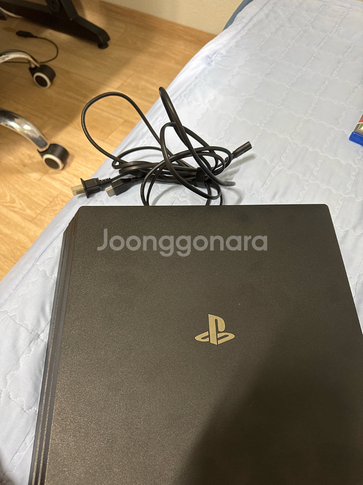 ps4 본체+타이틀 8개--0