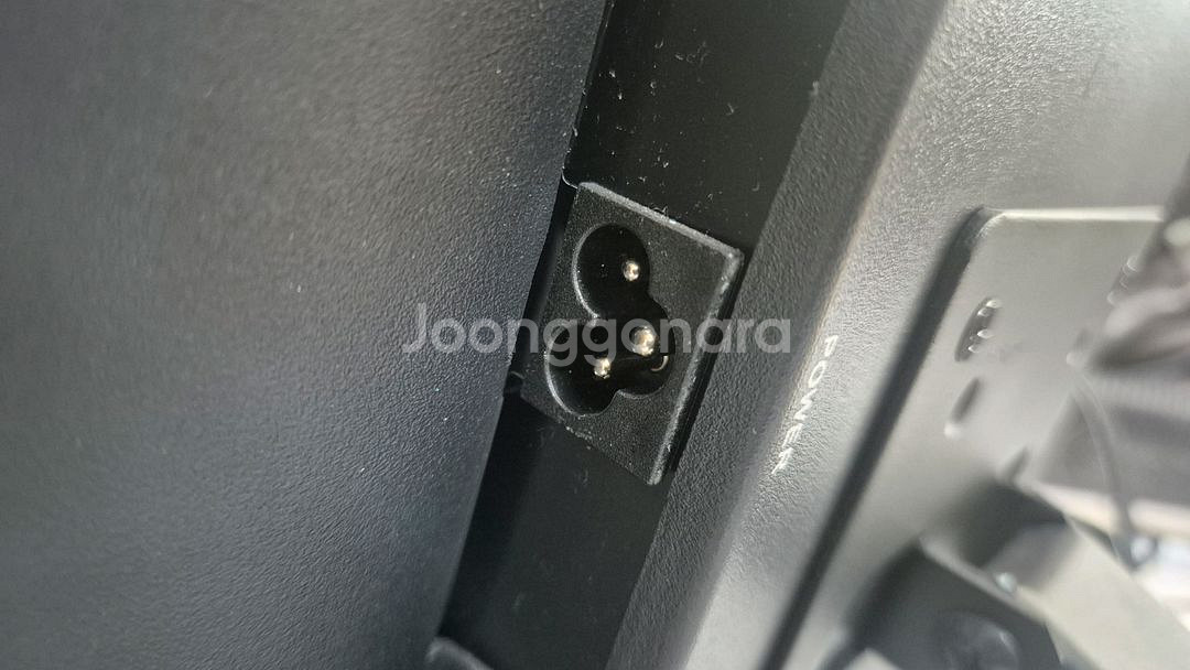 22인치 엘이디 터치 모니터 32대--9