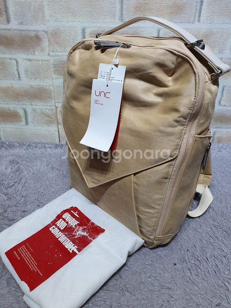택부착 168,000원 UNC 정품 백팩--0