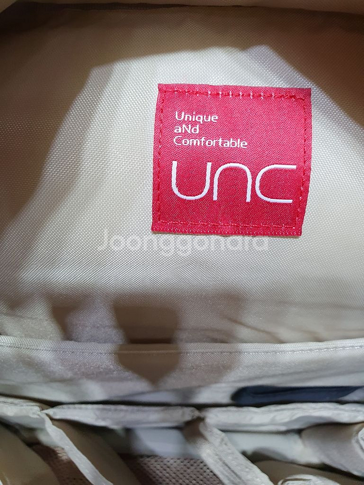 택부착 168,000원 UNC 정품 백팩--2