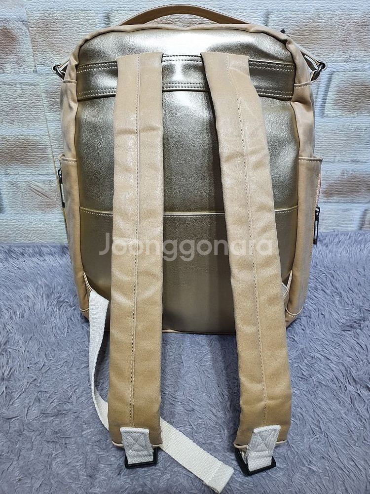 택부착 168,000원 UNC 정품 백팩--7
