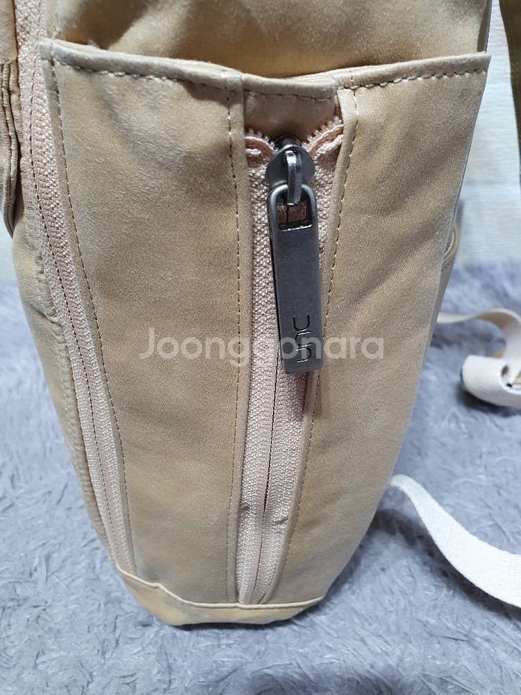 택부착 168,000원 UNC 정품 백팩--8