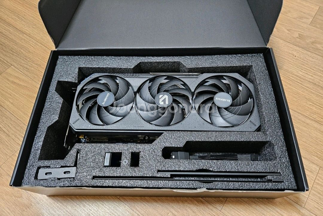 기가바이트 5070ti 팝니다--1
