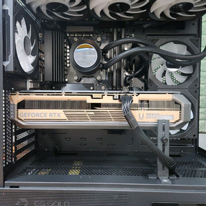 9800X3D & RTX5070TI 블랙 컴퓨터 PC