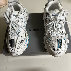 발렌시아가 정품 신발 판매합니둥