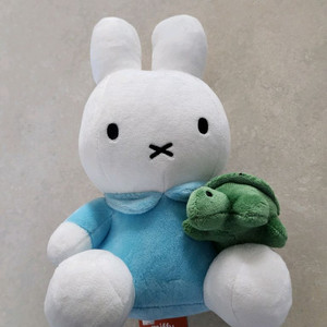 거북이 안은 미피 인형