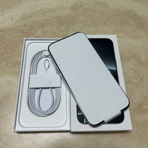 1달사용 아이폰16프로맥스 256gb 화이트