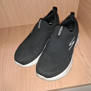 스케쳐스 230