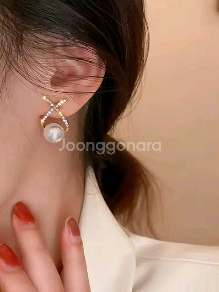 [새상품] 엑스 큐빅장식 진주 귀걸이 #서지컬#은침#도--0