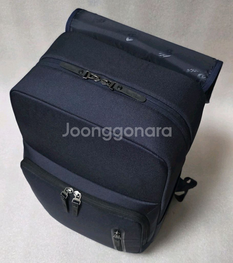 뉴발란스 커버 스퀘어 백팩 노트북백팩 여행배낭--6