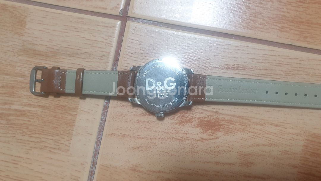 D&G 라운드 쿼츠시계--2
