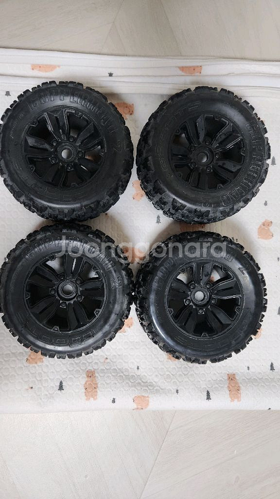 1/8 대팔 크라톤 순정 휠타이어 팝니다--0