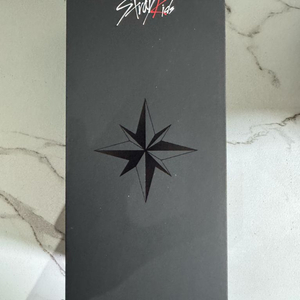 스트레이키즈 응원봉 팔아요. 나침봉 팔아요.