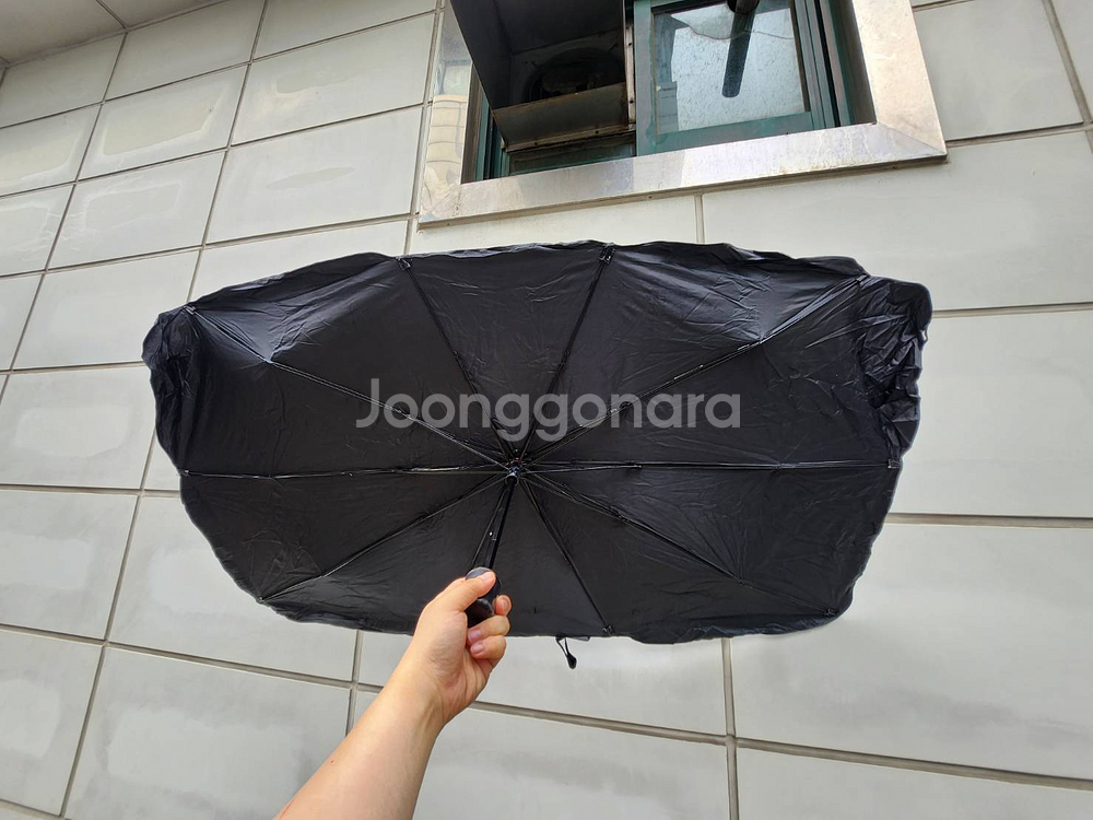 자동차 앞유리 차양막 우산팝니다.(5천원)--0