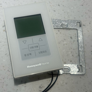 허니웰 온도조절기 DT300-M000RT