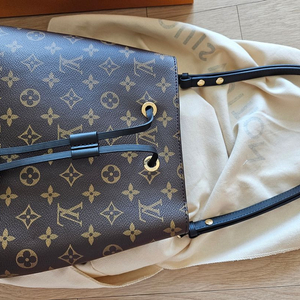 루이비통 네오노에 MM모노그램