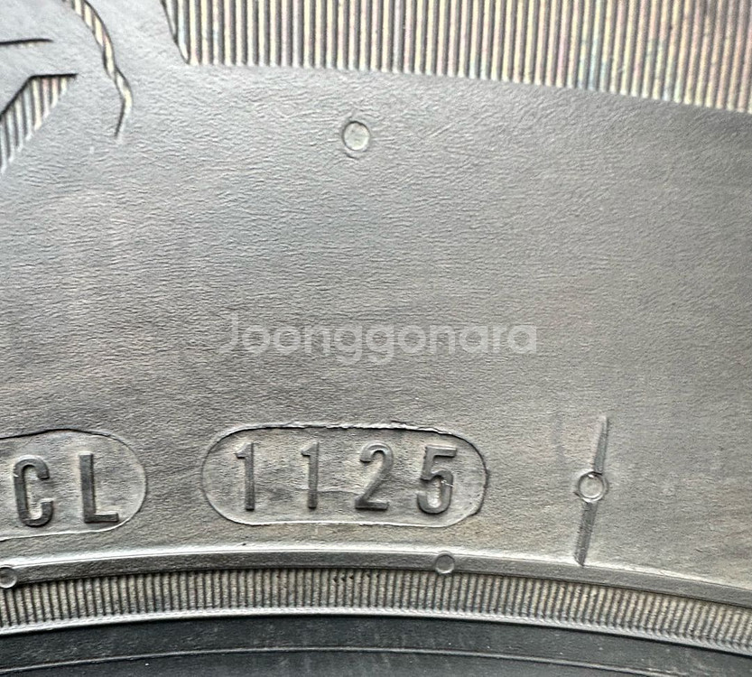 235 65 17중고타이어2개2356517--4
