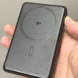 ESR 맥세이프 할로락 qi2 보조배터리 1만