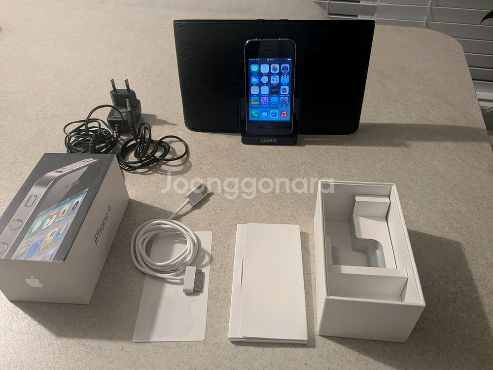 아이폰4 블랙(16GB) + Gear4 독 스피커--0