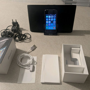 아이폰4 블랙(16GB) + Gear4 독 스피커