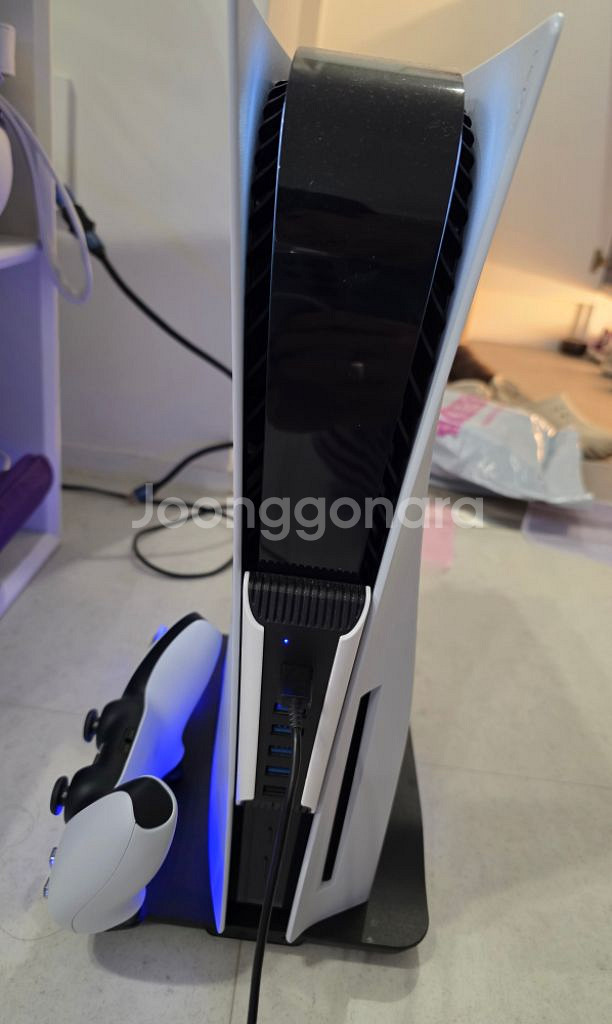 Ps5 본체 쿨링 스탠드 (듀얼센스 충전 겸)--1