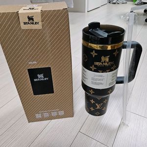 루이비통 (골드블랙) 스탠리 텀블러