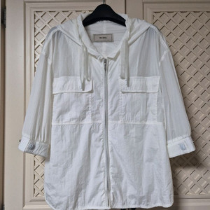 BCBG 후드 바람막이
