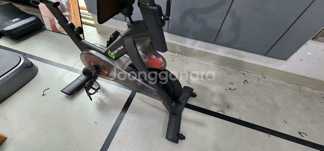 암웨이 실내자전거 30만원에 판매합니다.--0