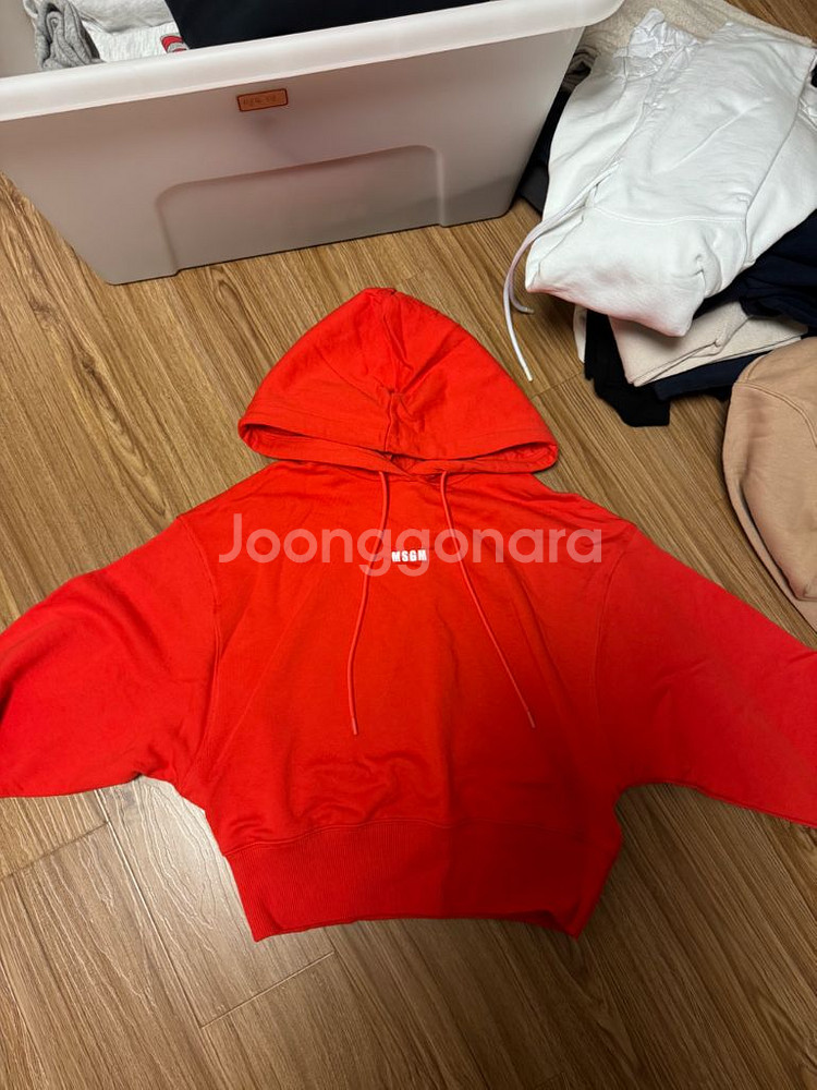 msgm 레드 크롭 맨투맨 s--0